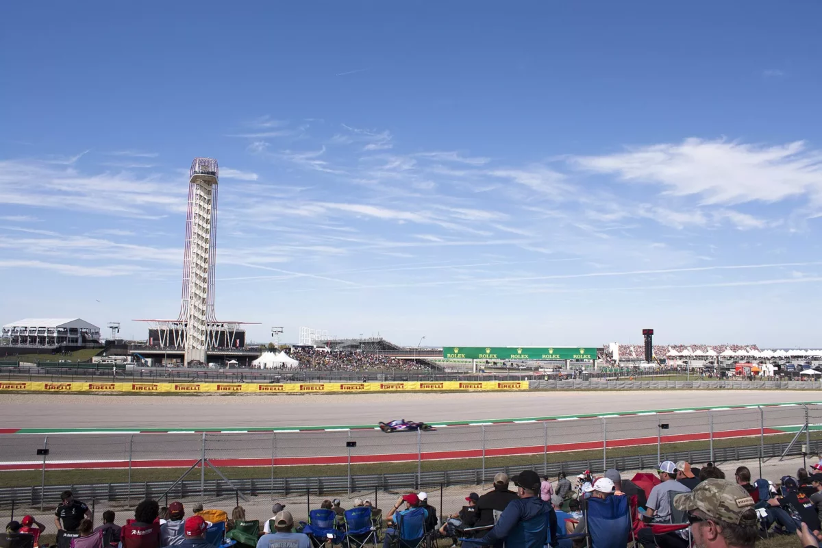 Forma–1-es autó a Circuit of the Americas pályán a 2018-as Amerikai Nagydíjon Austinban
