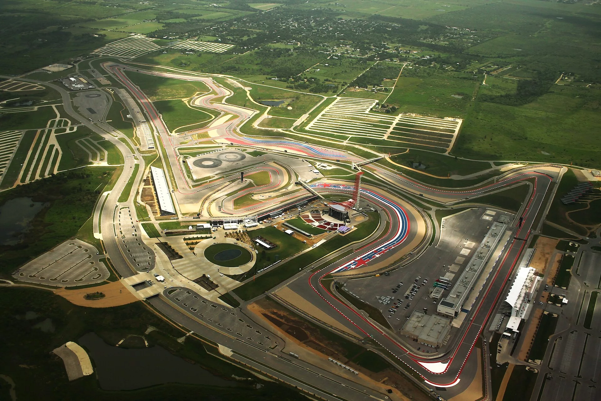 A texasi Austinban lévő Circuit of the Americas versenypálya légi felvételen.