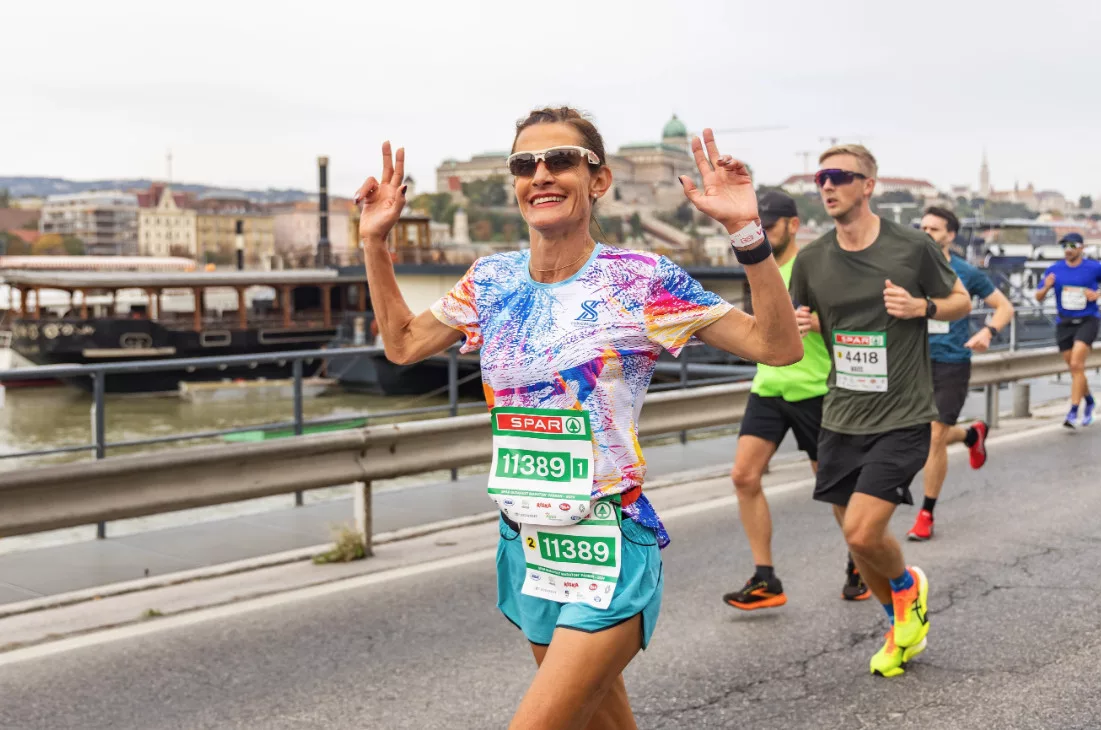 Háromszoros Spartathlon-győztestől a tubát fújó maratonistáig: megszállottak és különc figurák a 41. SPAR Budapest Maraton Fesztiválon