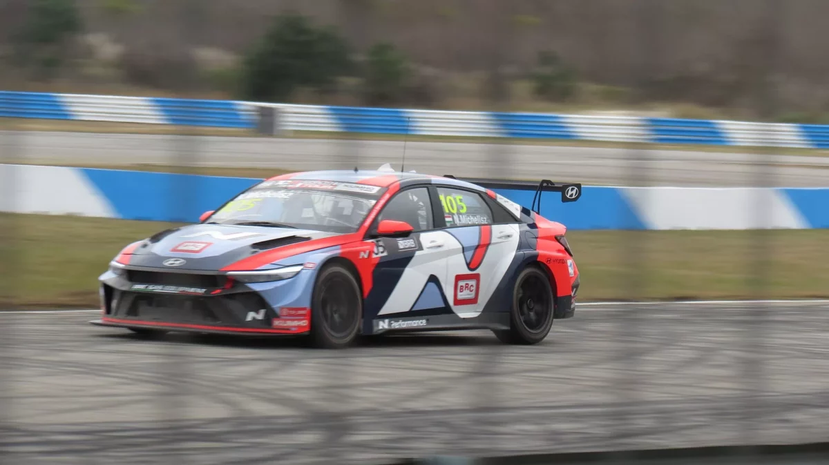 Hyundai Elantra N TCR versenyautó a TCR World Tour 2024-es El Pinar-i futamán