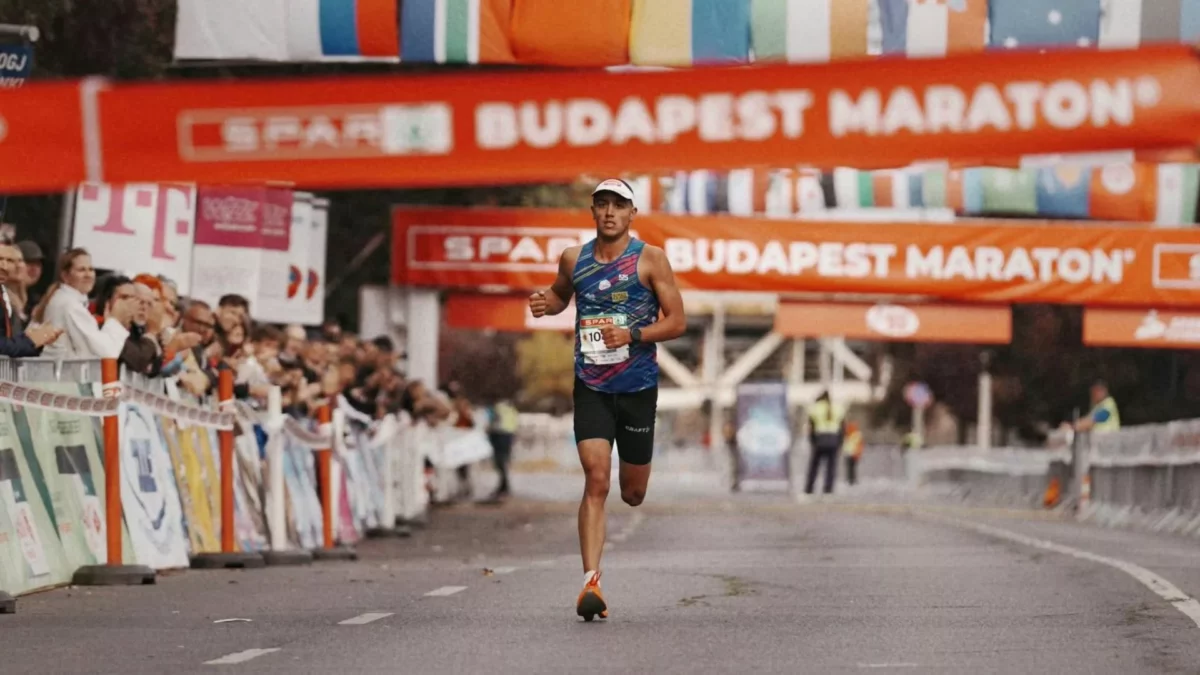 Vásárhelyi Máté a 2026-os Budapest Maraton megnyerése után
